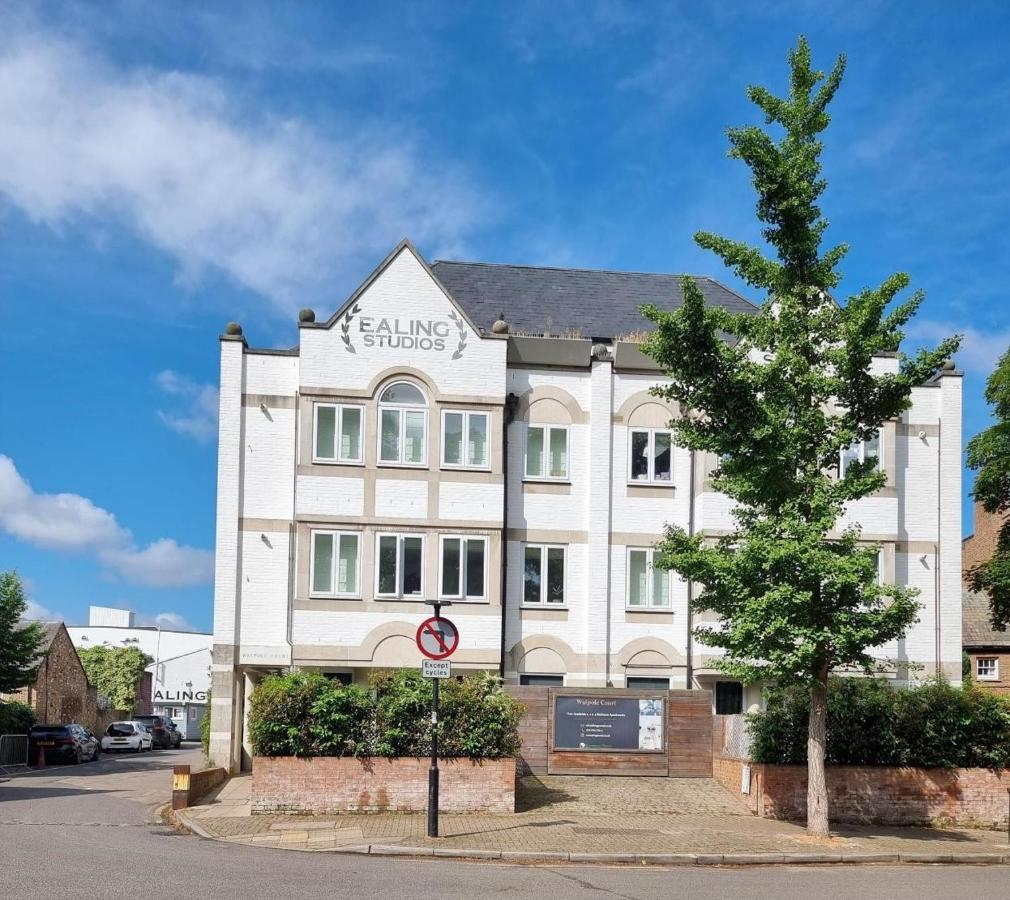 Roomspace Serviced Apartments- Walpole Court 일링 외부 사진