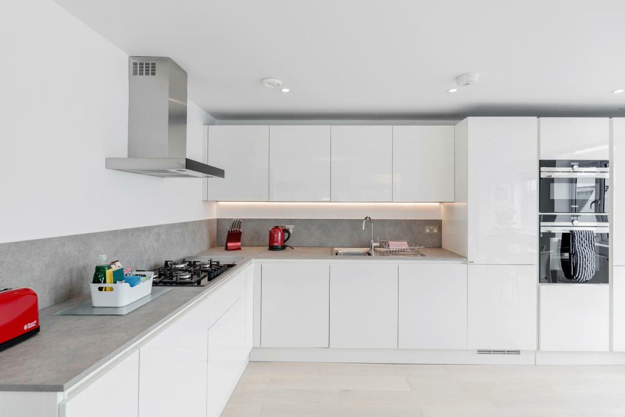 Roomspace Serviced Apartments- Walpole Court 일링 외부 사진