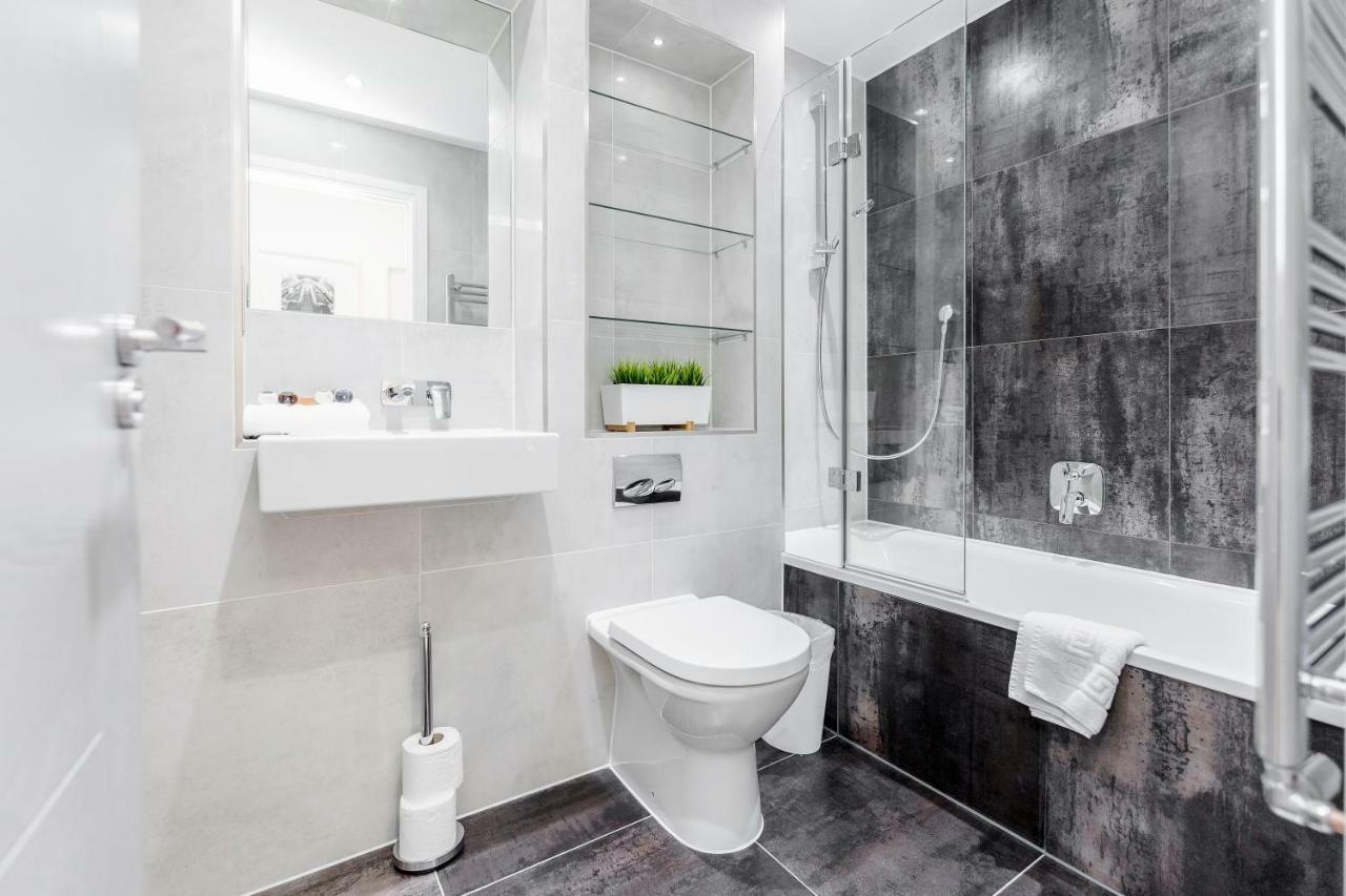 Roomspace Serviced Apartments- Walpole Court 일링 외부 사진